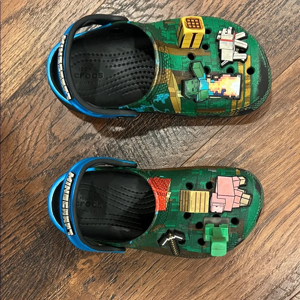 CROCS Kids' Green Minecraft Clogs with Jibbitz